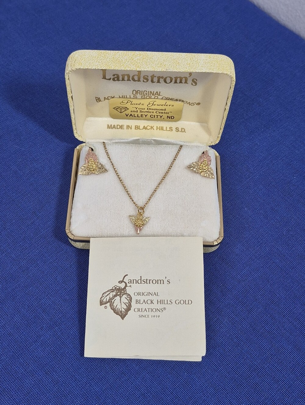 Landstrom's Black Hills Gold Necklace and Screwback Earrings Set Vtg NOS - Picture 4 of 12